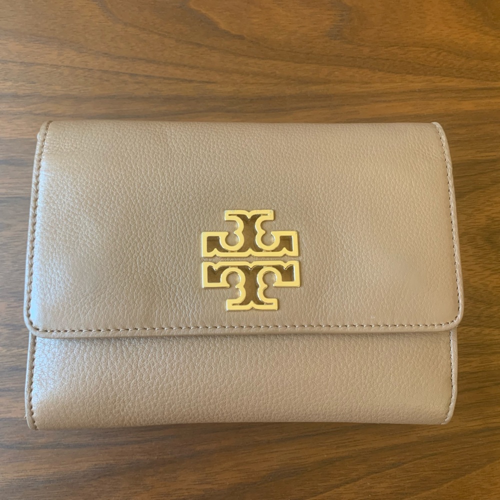 Tory Burch crossbody wallet